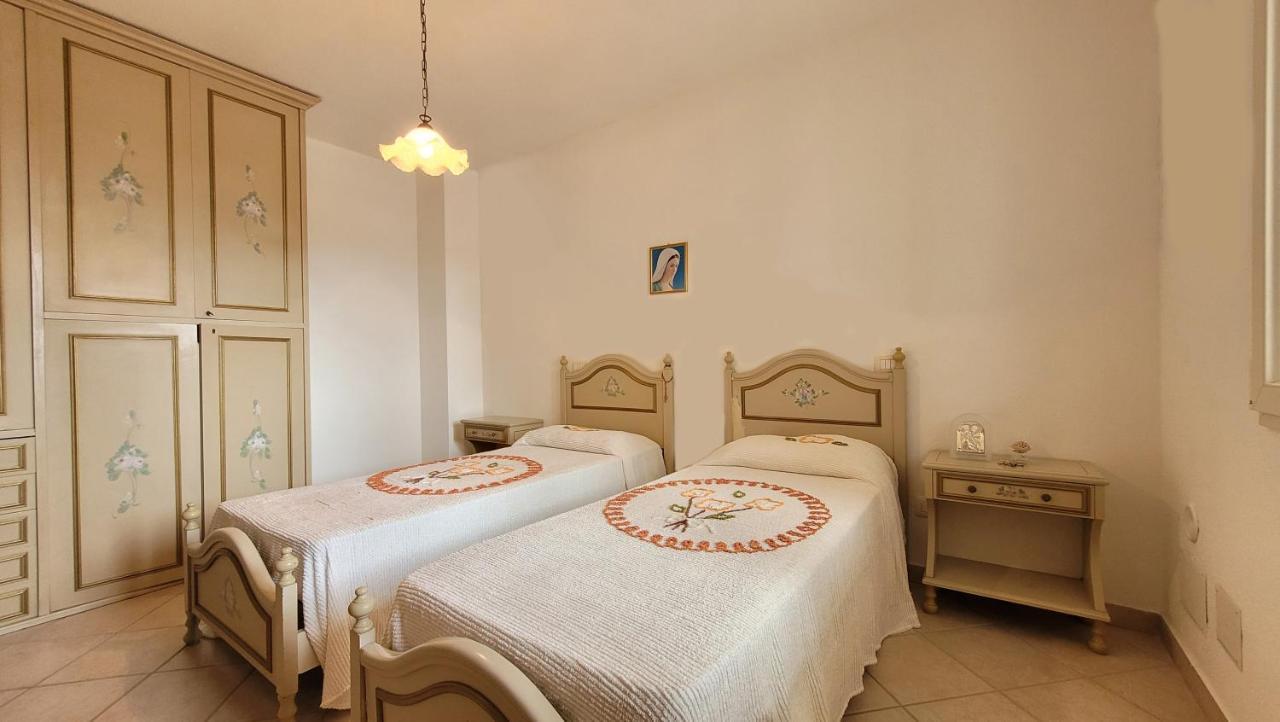 Residenza La Pineta Orosei Villa Exterior photo